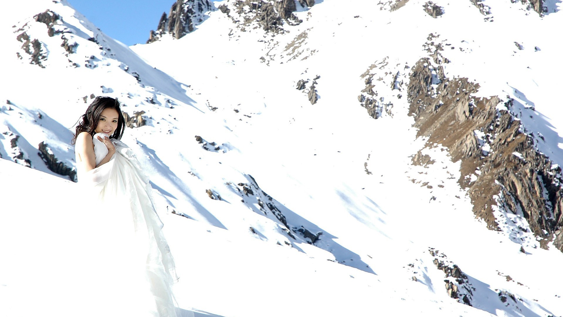 Невеста в снежных горах