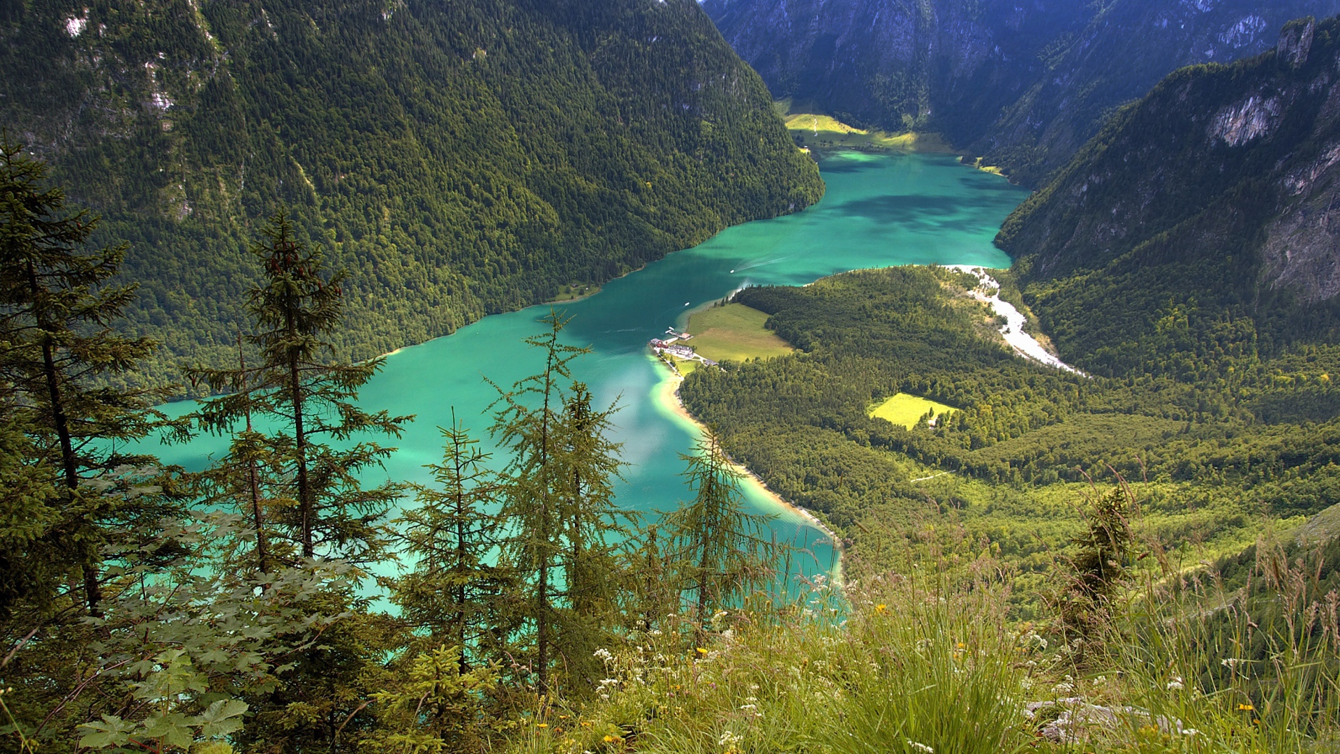 Живописная горная долина