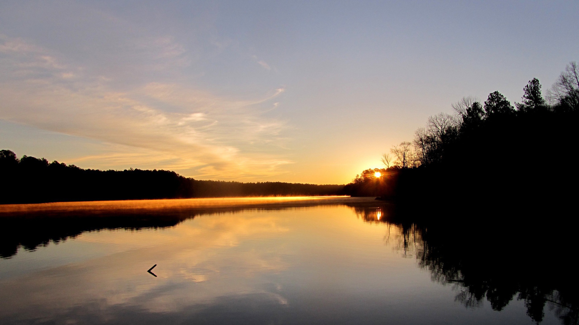 Закат над рекой