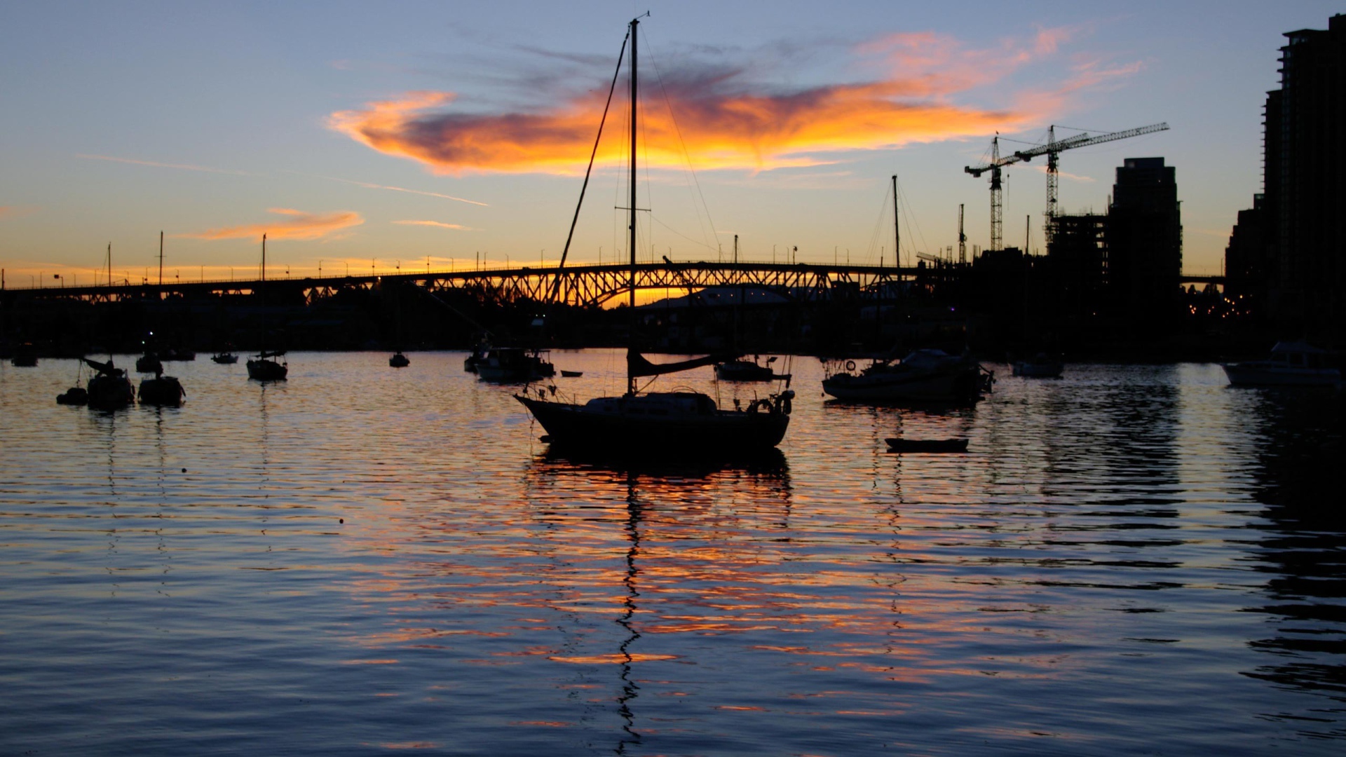 Закат на реке