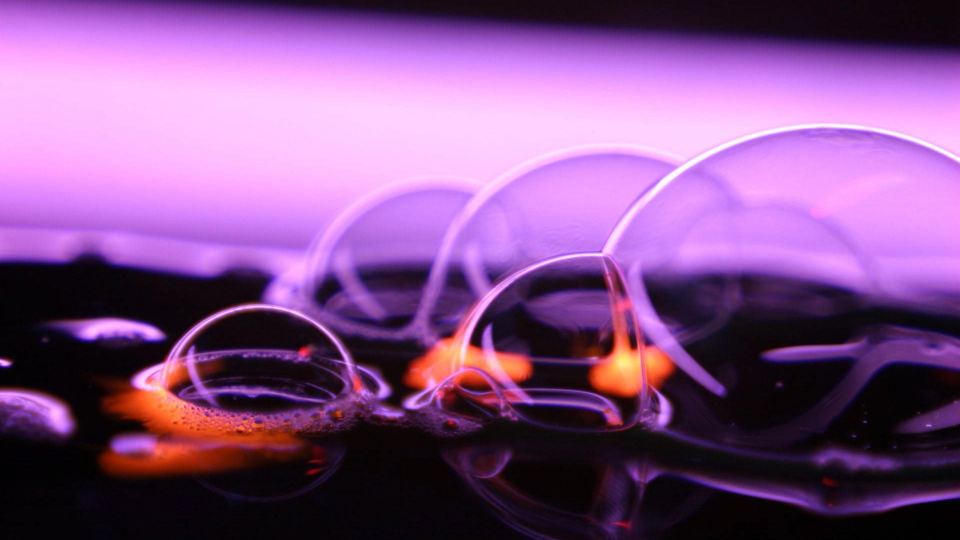 Пузырьки на воде