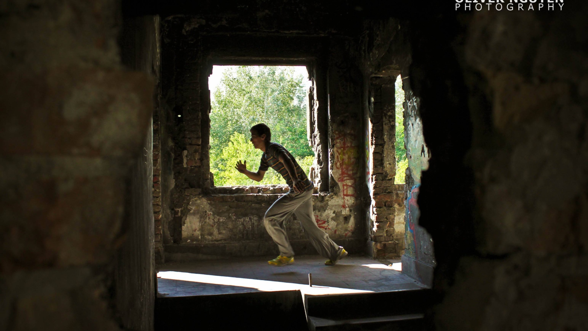 Паркур среди развалин