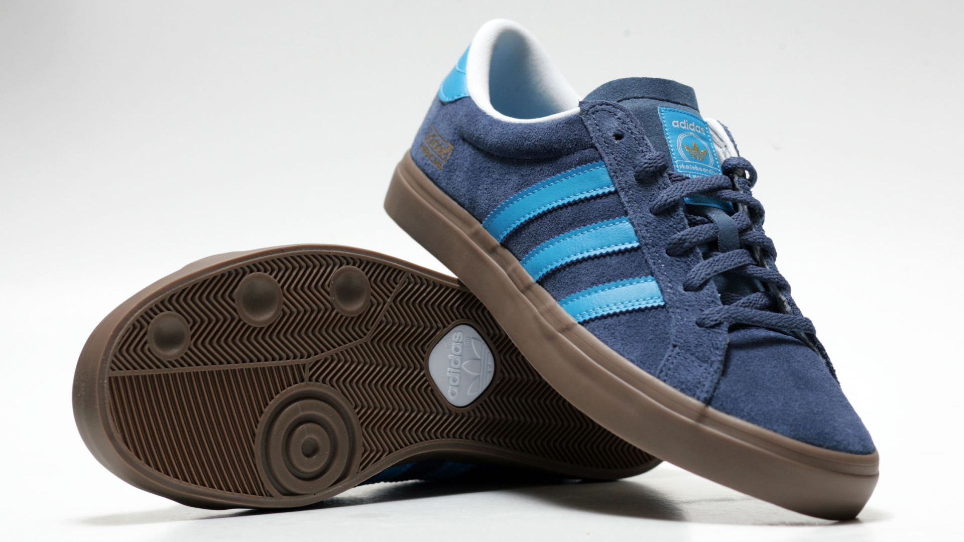 Кеды от фирмы Адидас