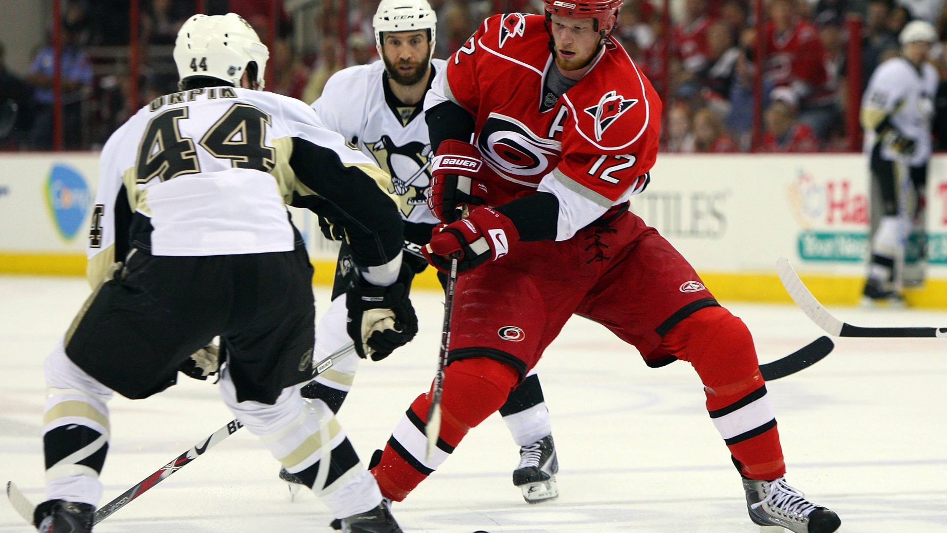 Известный Хоккеист Эрик Стаал