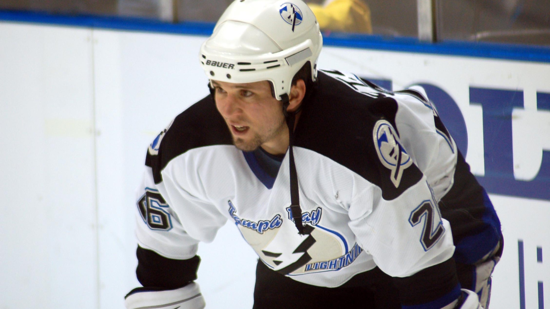 Хоккеист Мартин Сент-Луис на льду