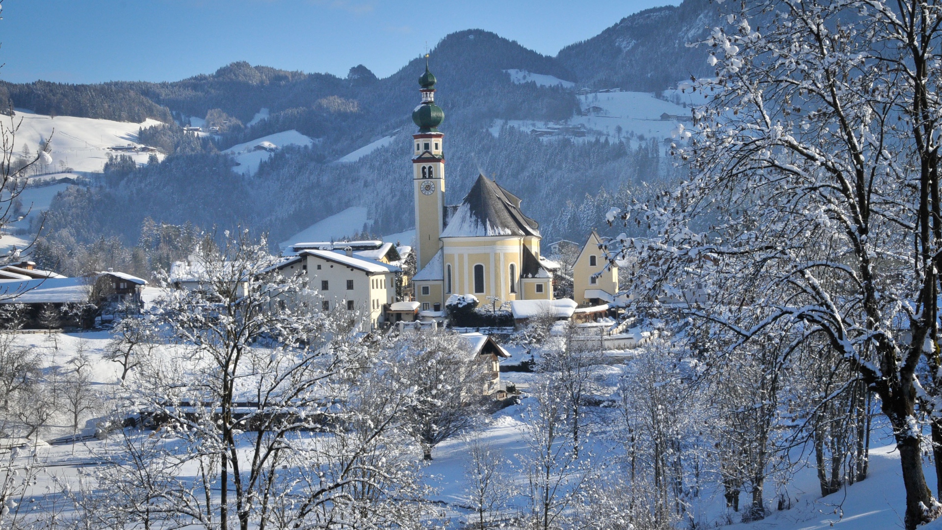 Церковь на курорте Тельфс-Бюхен, Австрия