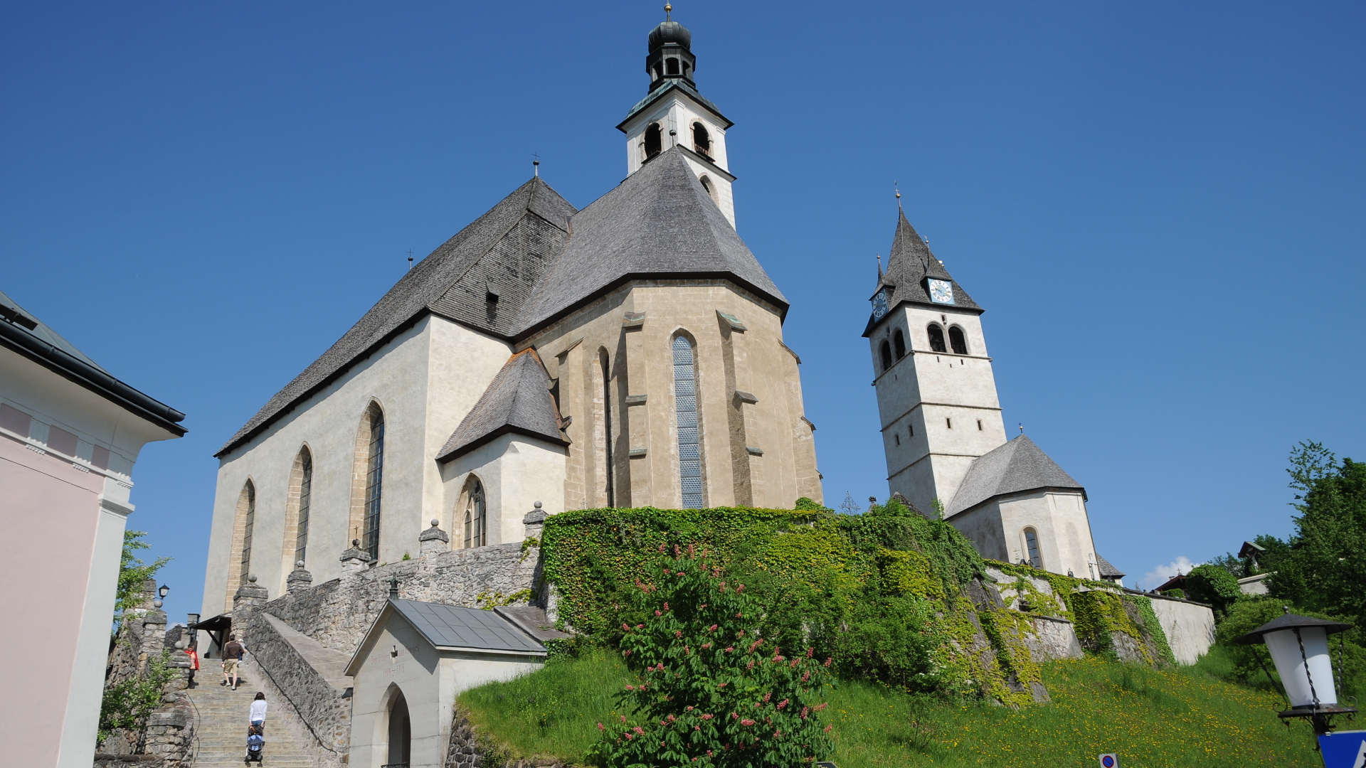 Церковь на курорте Китцбюэль, Австрия