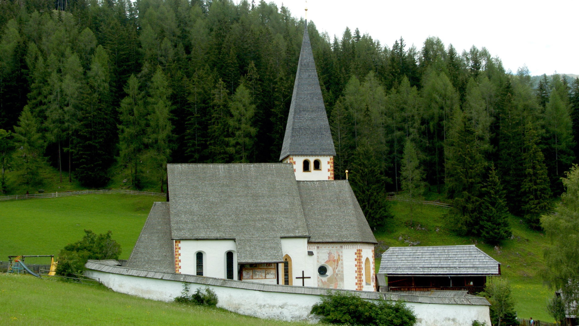 Церковь на горнолыжном курорте Бад Кляйнкирххайм, Австрия