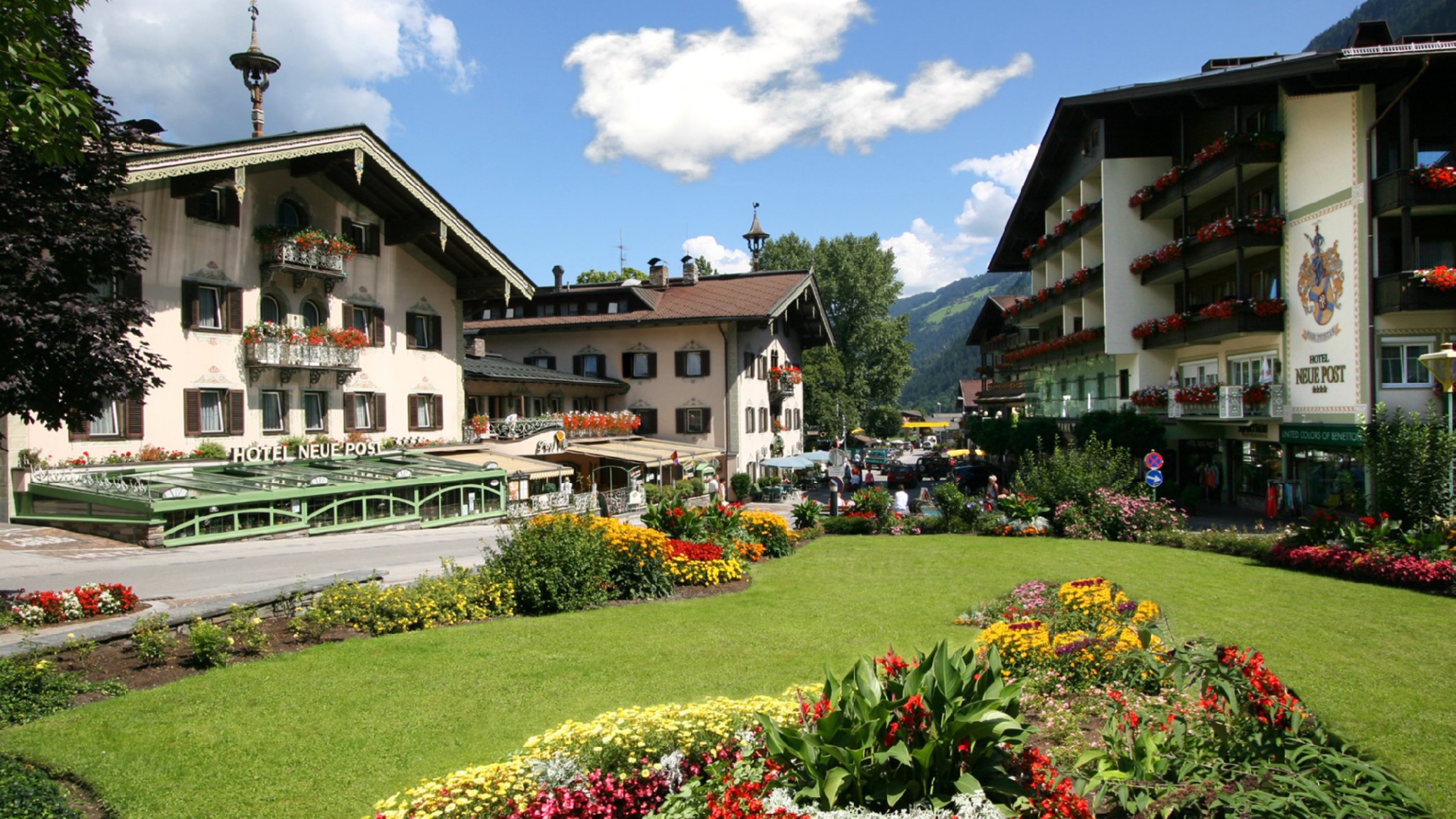 Летние цветы на горнолыжном курорте Майрхофен, Австрия