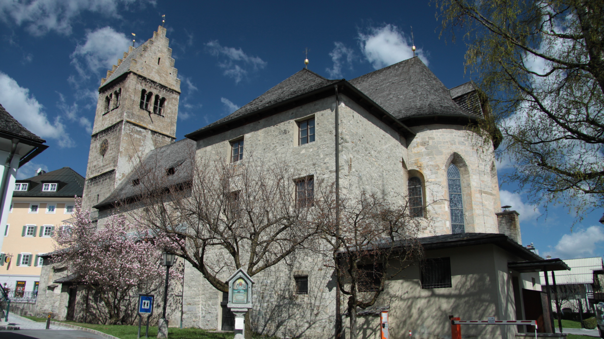 Старинная церковь на курорте Цель-ам-Зее, Австрия