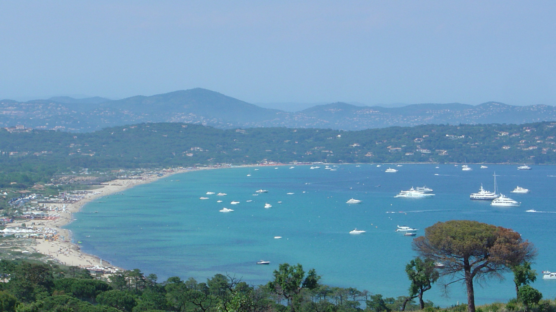 Голубая лагуна на курорте Сен-Тропе, Франция