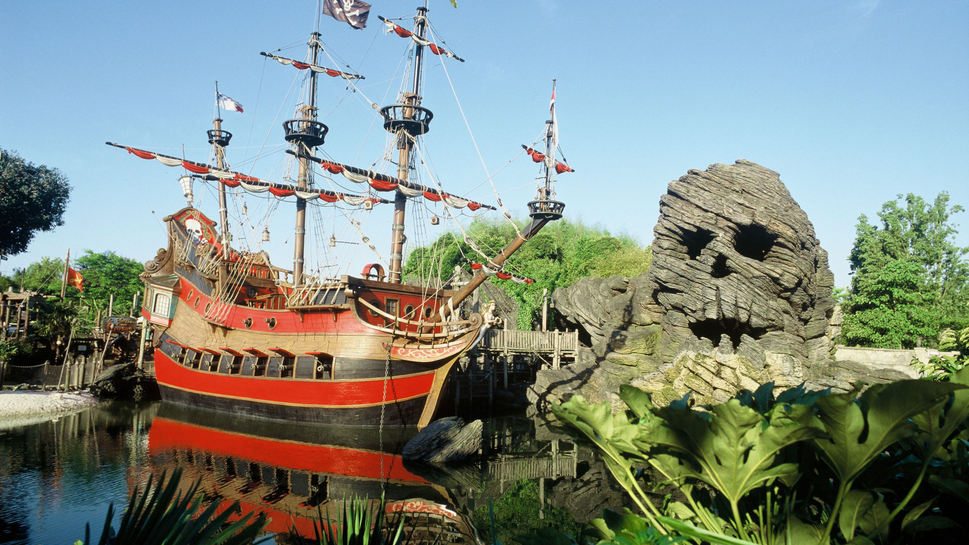 Пиратский корабль в Диснейленде, Франция