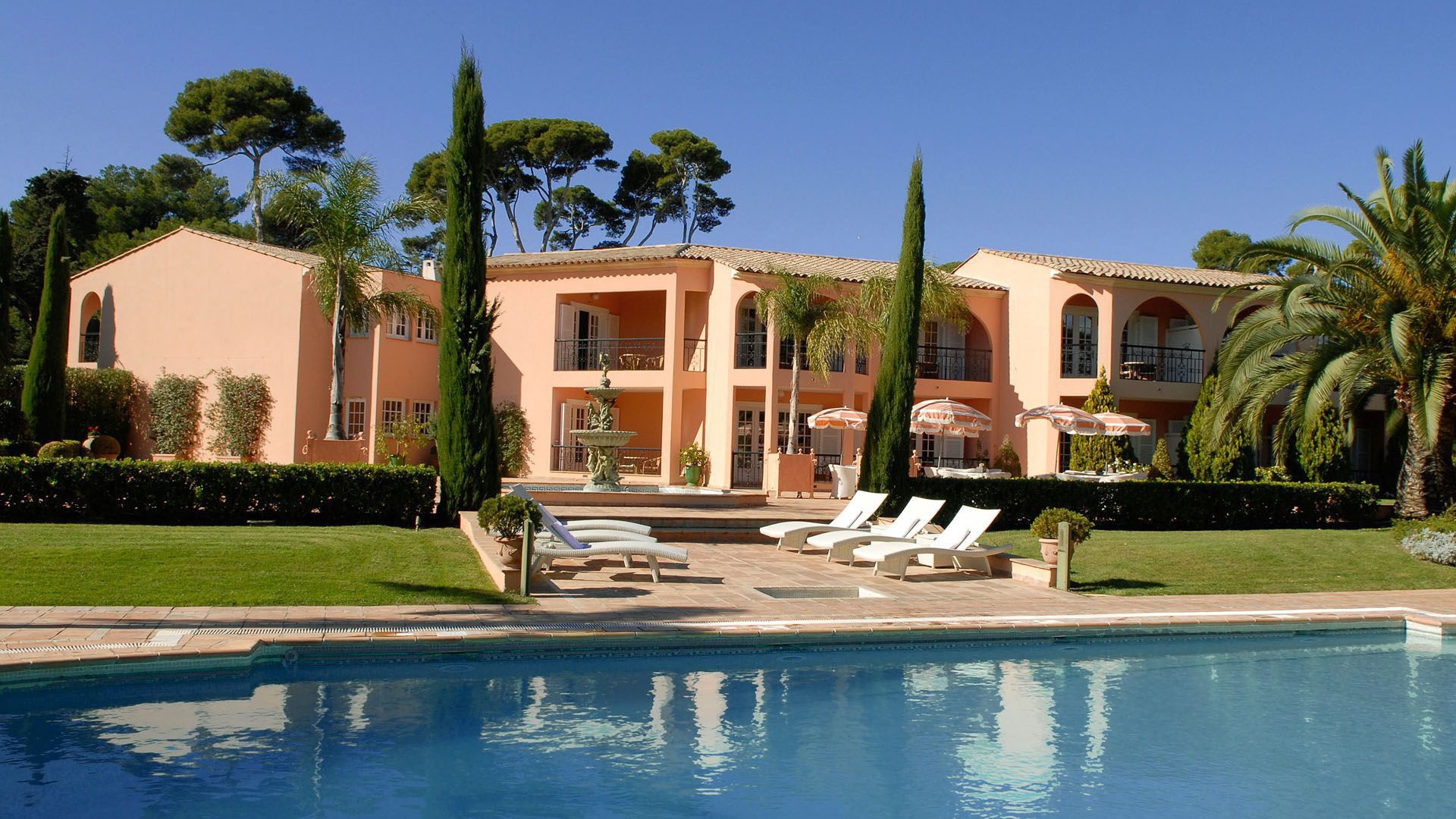 Вилла на курорте Антибы, Франция