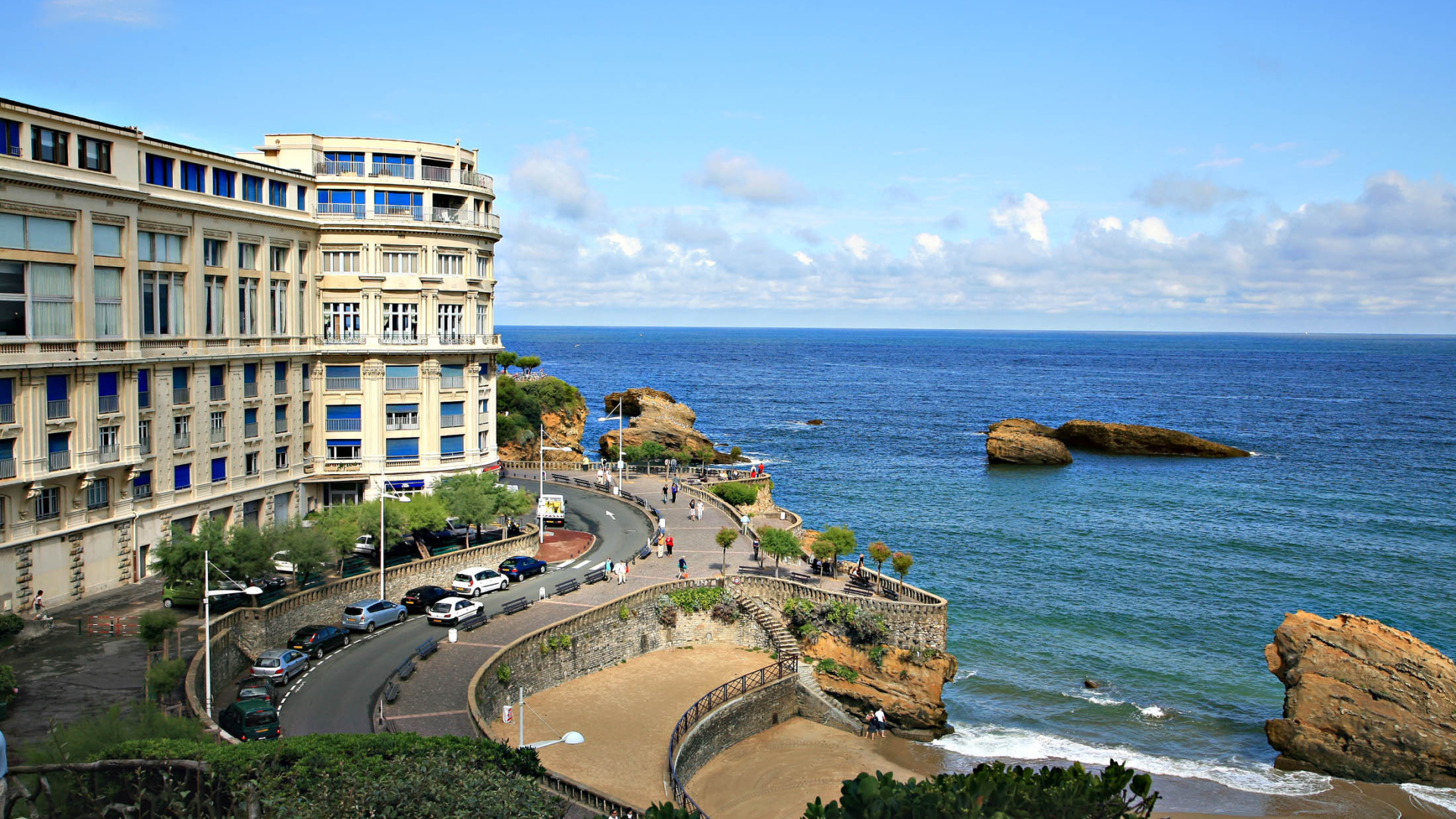 Отель на набережной на курорте Биарриц, Франция