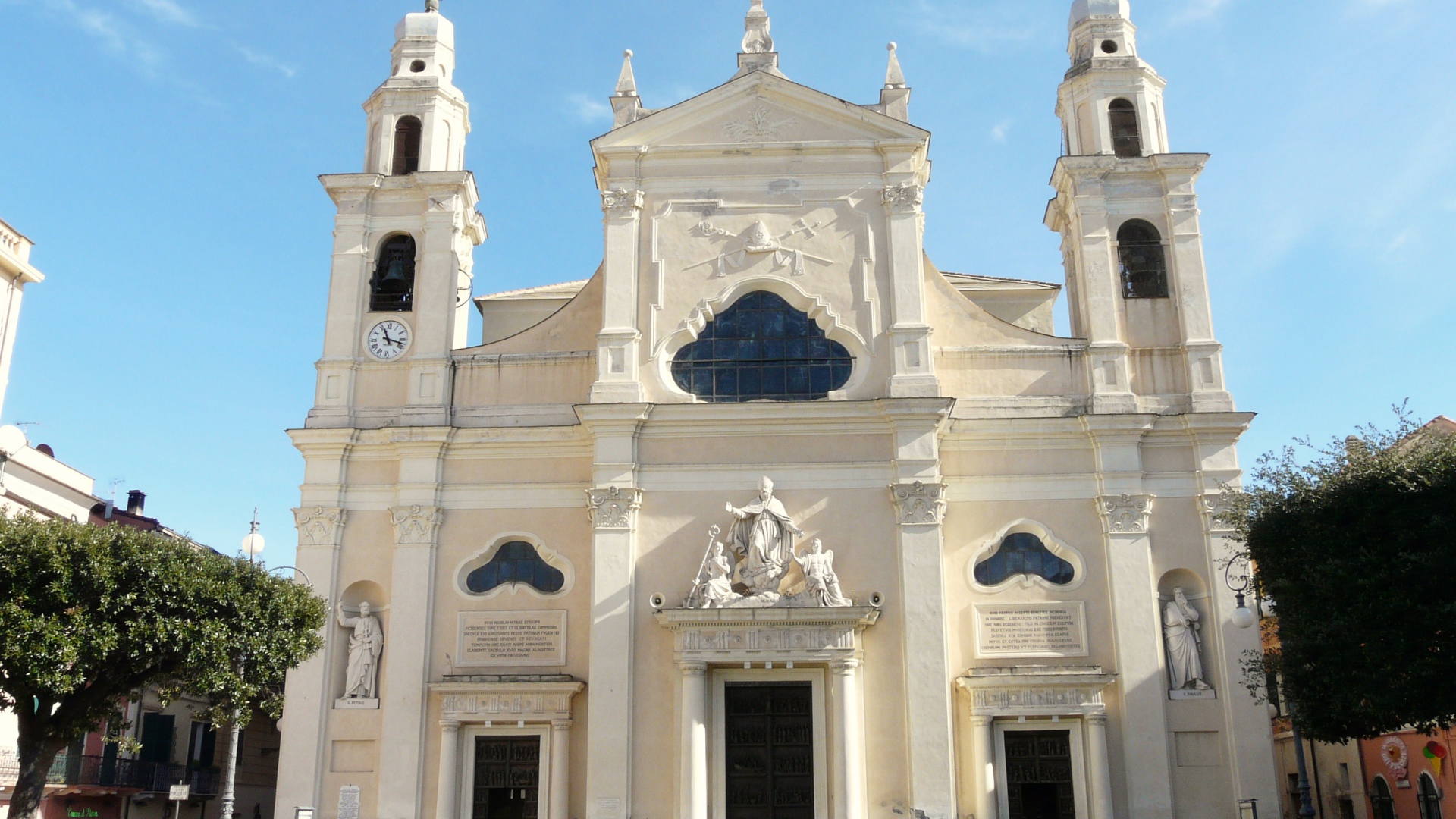 Собор на курорте в Пьетра Лигуре, Италия