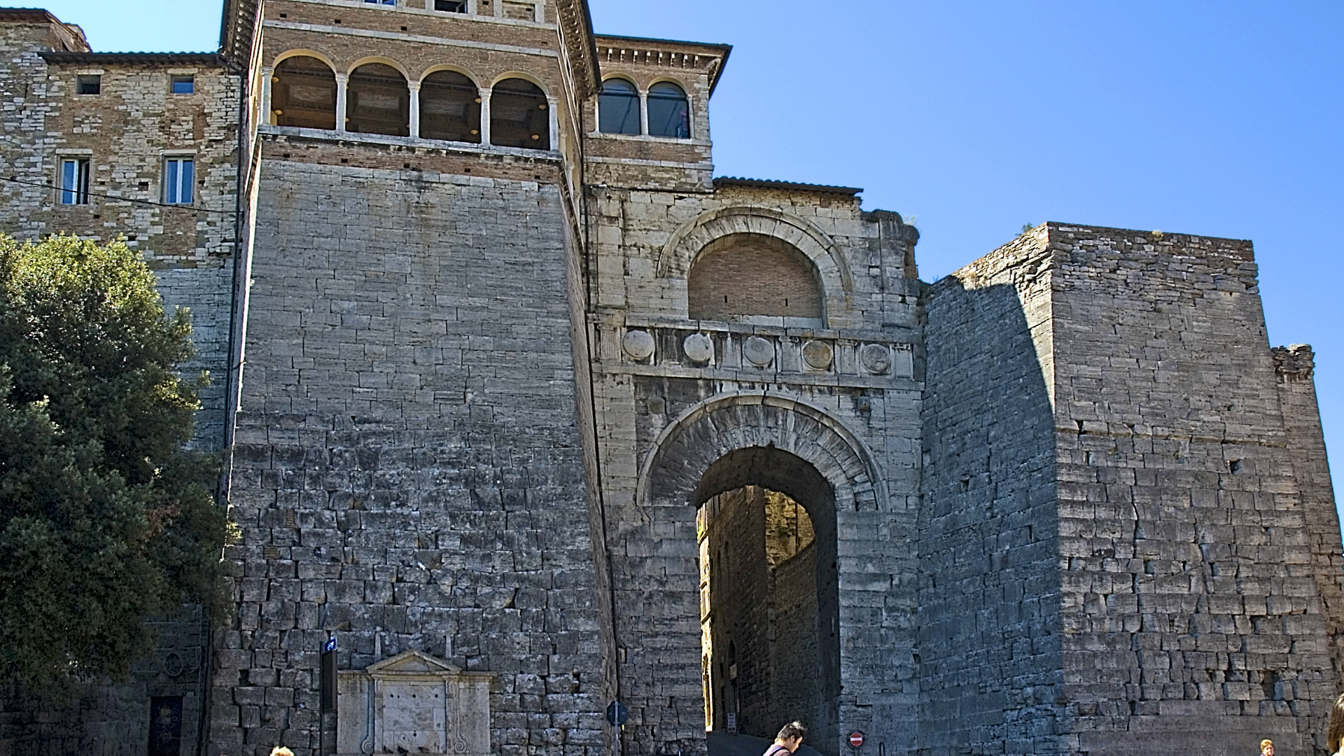 Арка Этрусков в Перудже, Италия