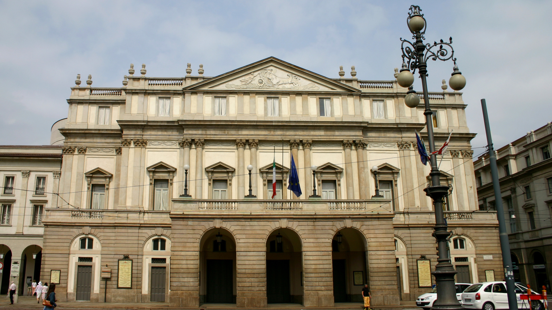 Оперный театр Ла Скала в Милане, Италия