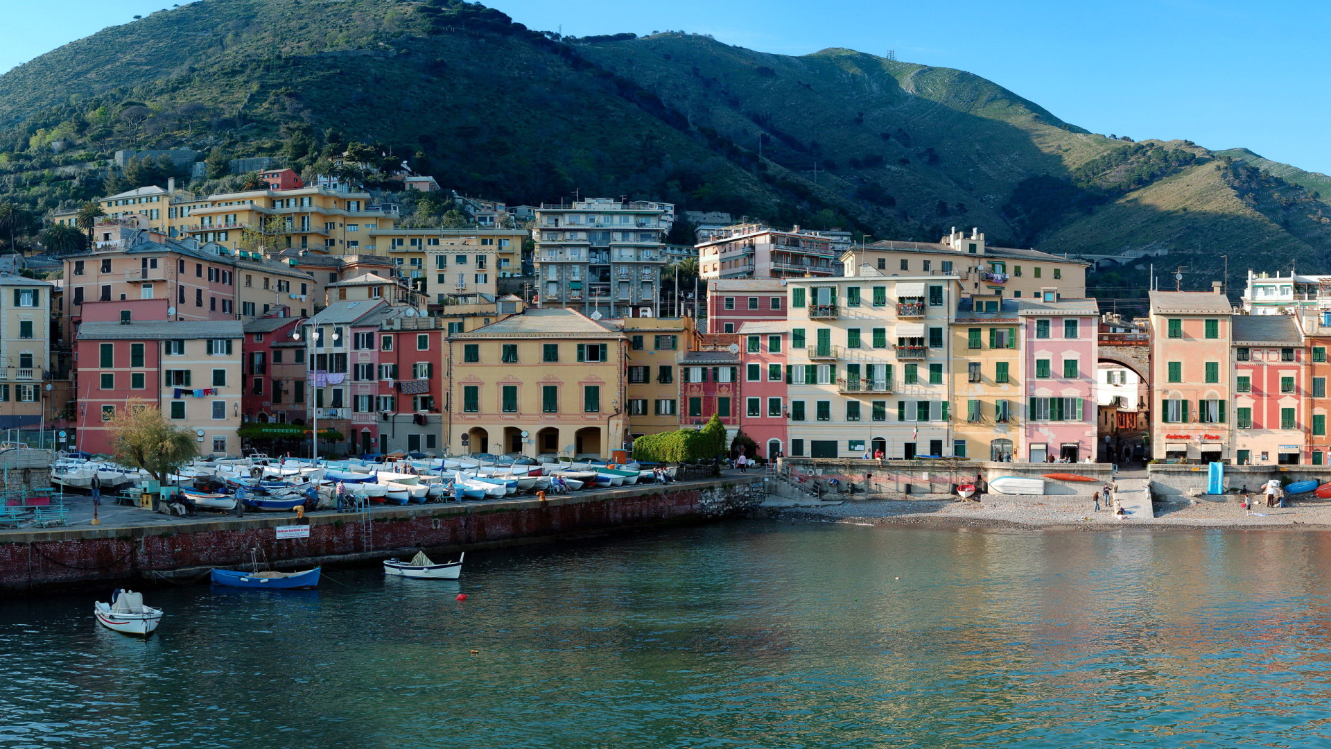 Набережная в Генуе, Италия