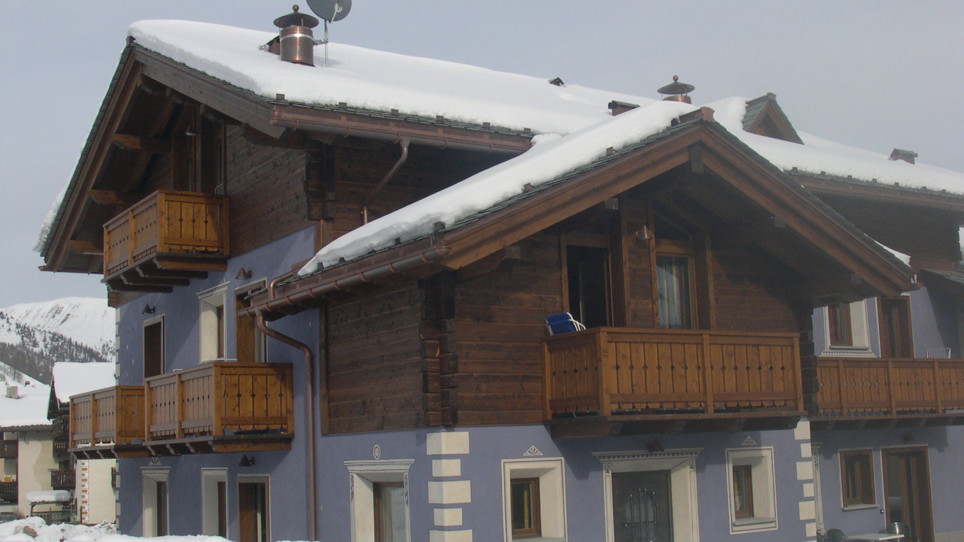 Заснеженная вилла на курорте в Бормио, Италия