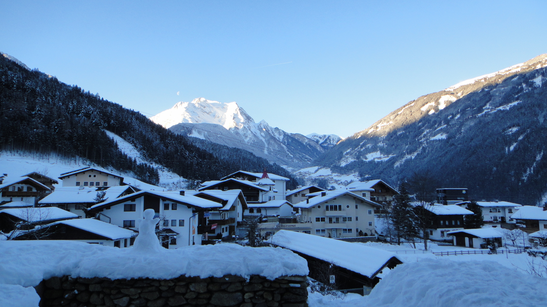 Закат в горах на курорте в Бормио, Италия