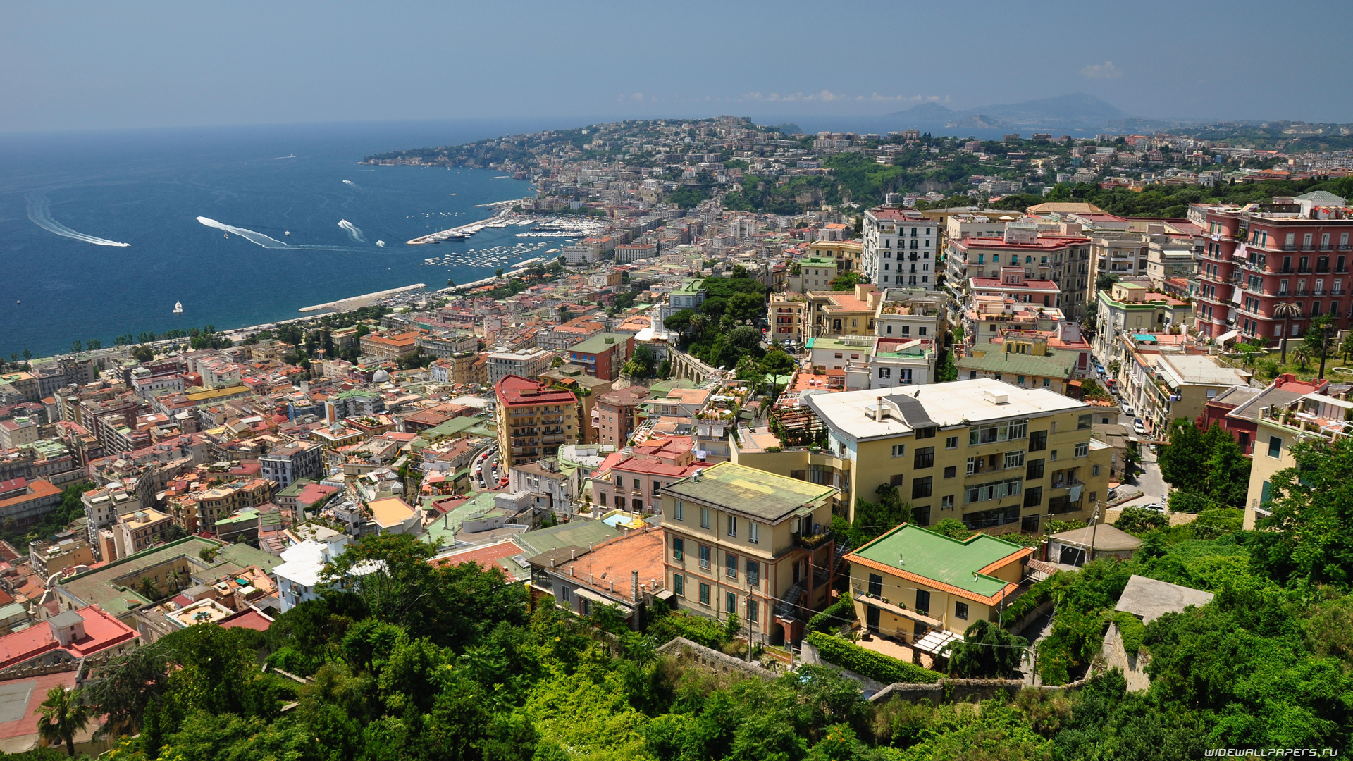 Вид с холма в Неаполе, Италия