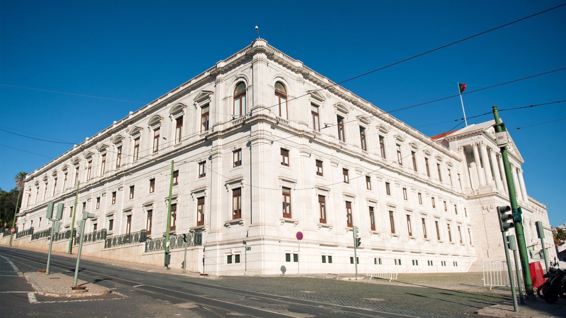 Здание парламента в Лиссабоне