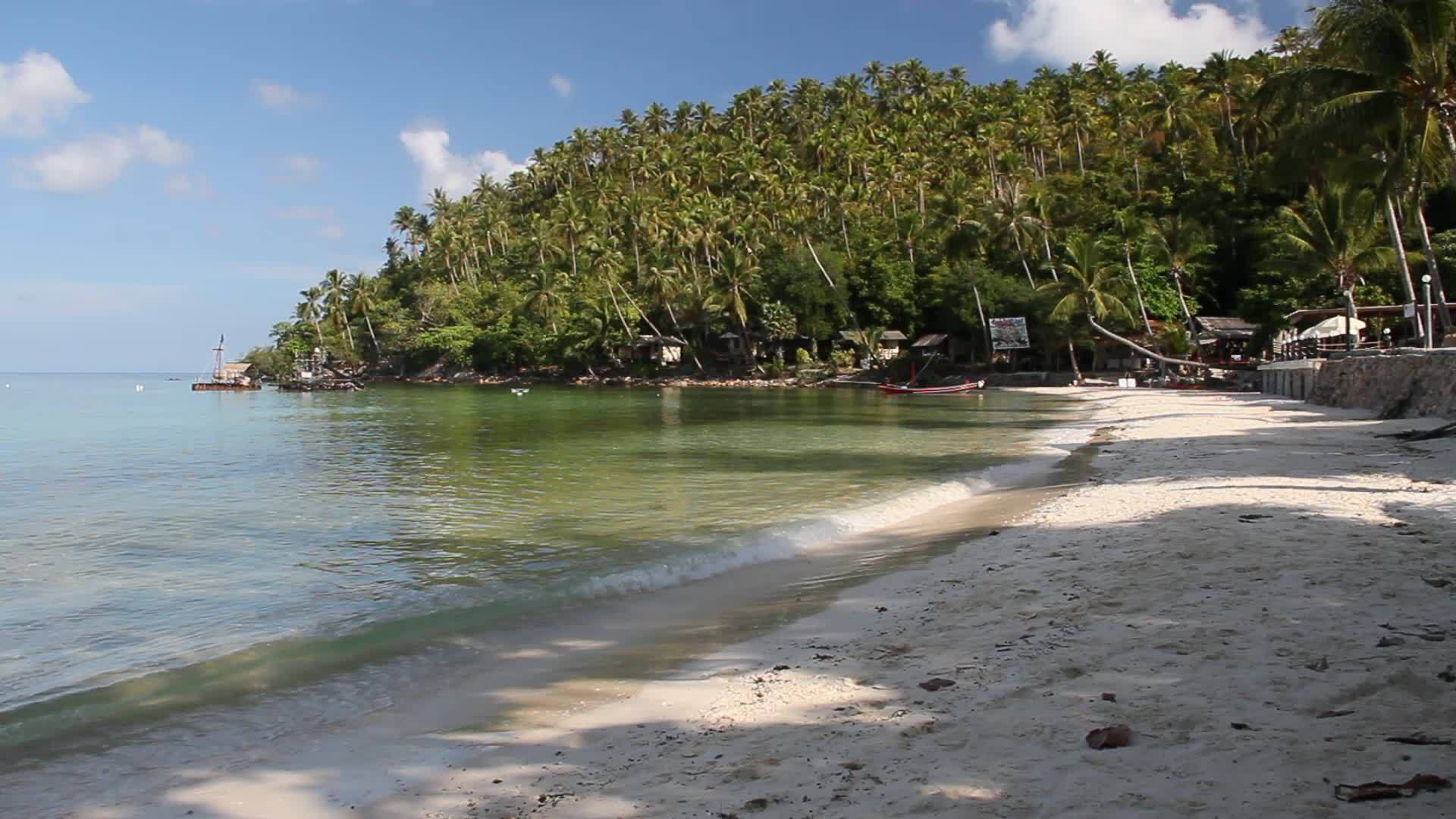 Осенний отдых на пляже на острове Панган, Таиланд