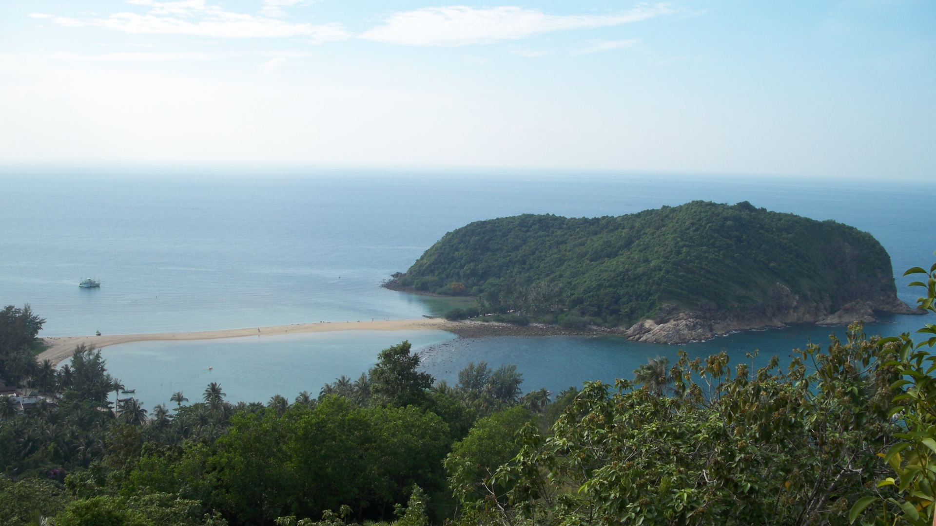 Островок у берегов острова Панган, Таиланд