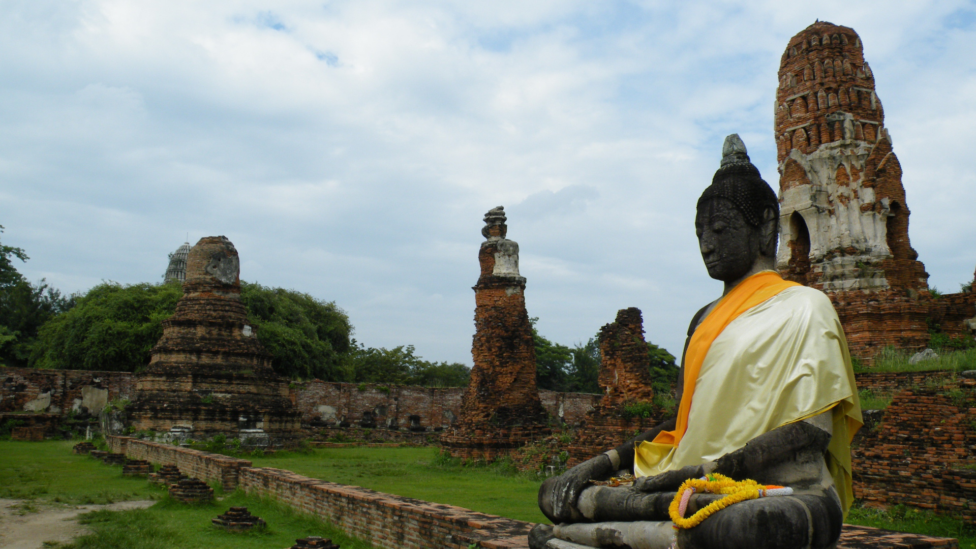 Lone Buddha at the resort Ayuthaya, Thailand