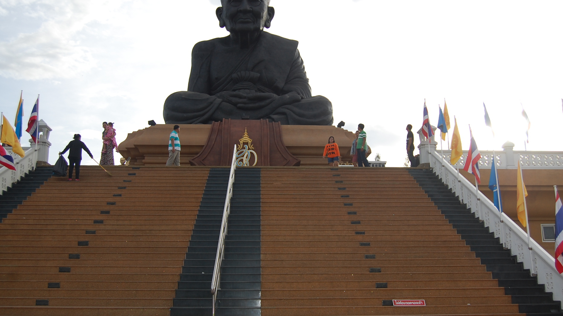 Статуя монаха на курорте Хуа Хин, Таиланд
