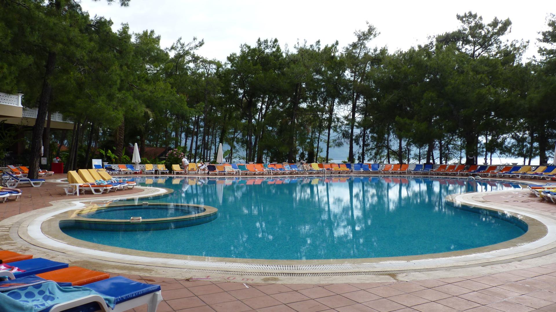 Бассейн на курорте в Мармарис, Турция