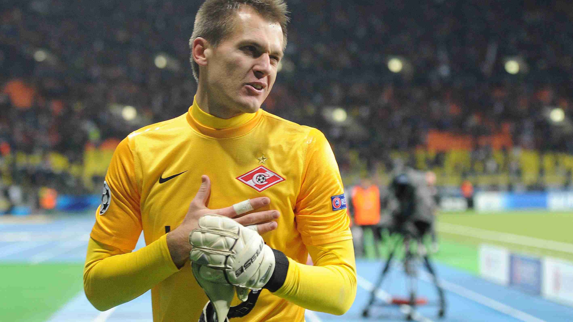 Артем Ребров вратарь Спартака на поле