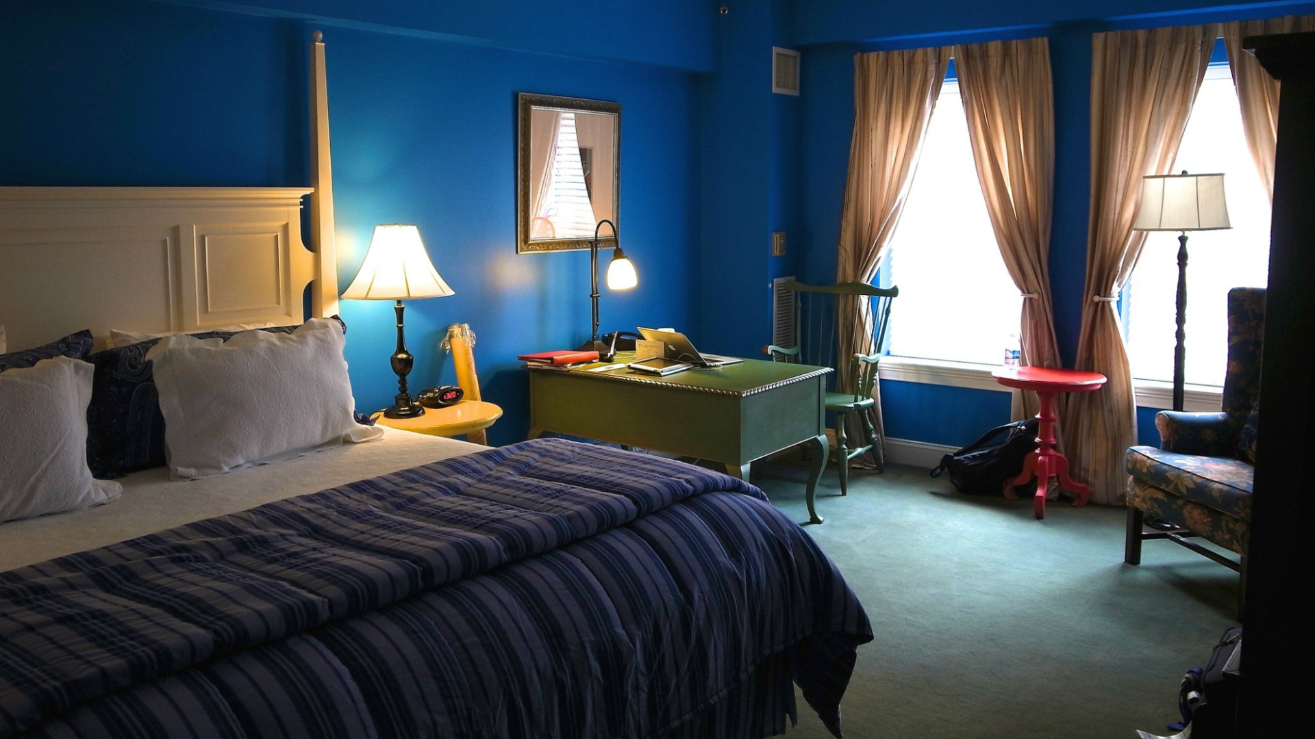 Синяя спальня