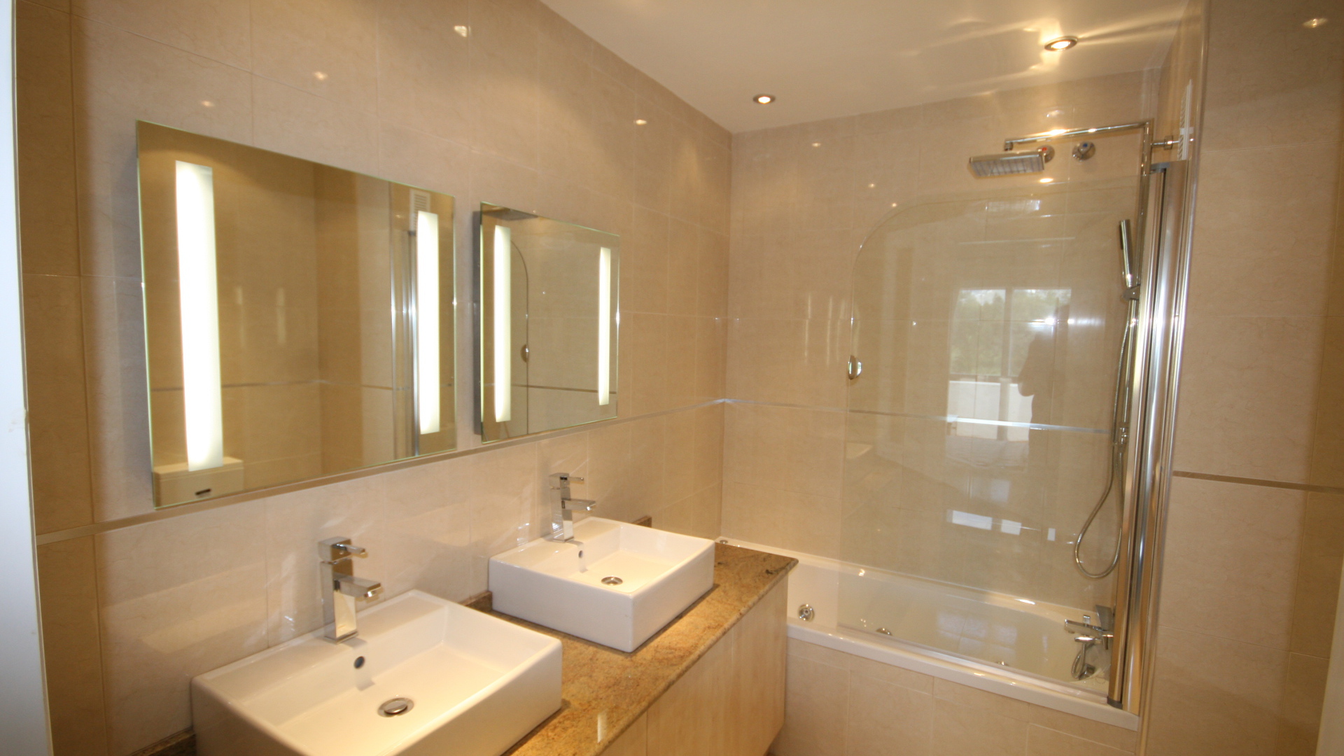 Бриллиантовая ванная комната