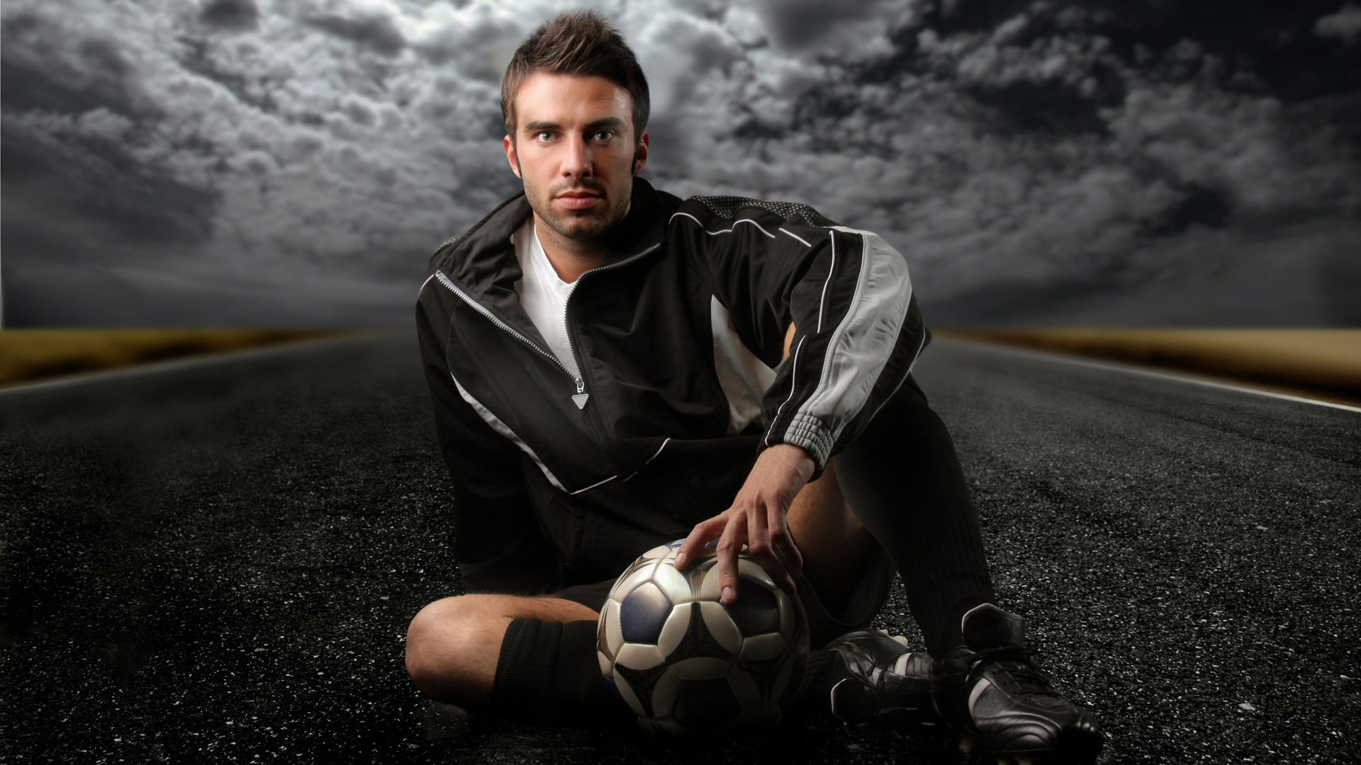 Футболист на дороге