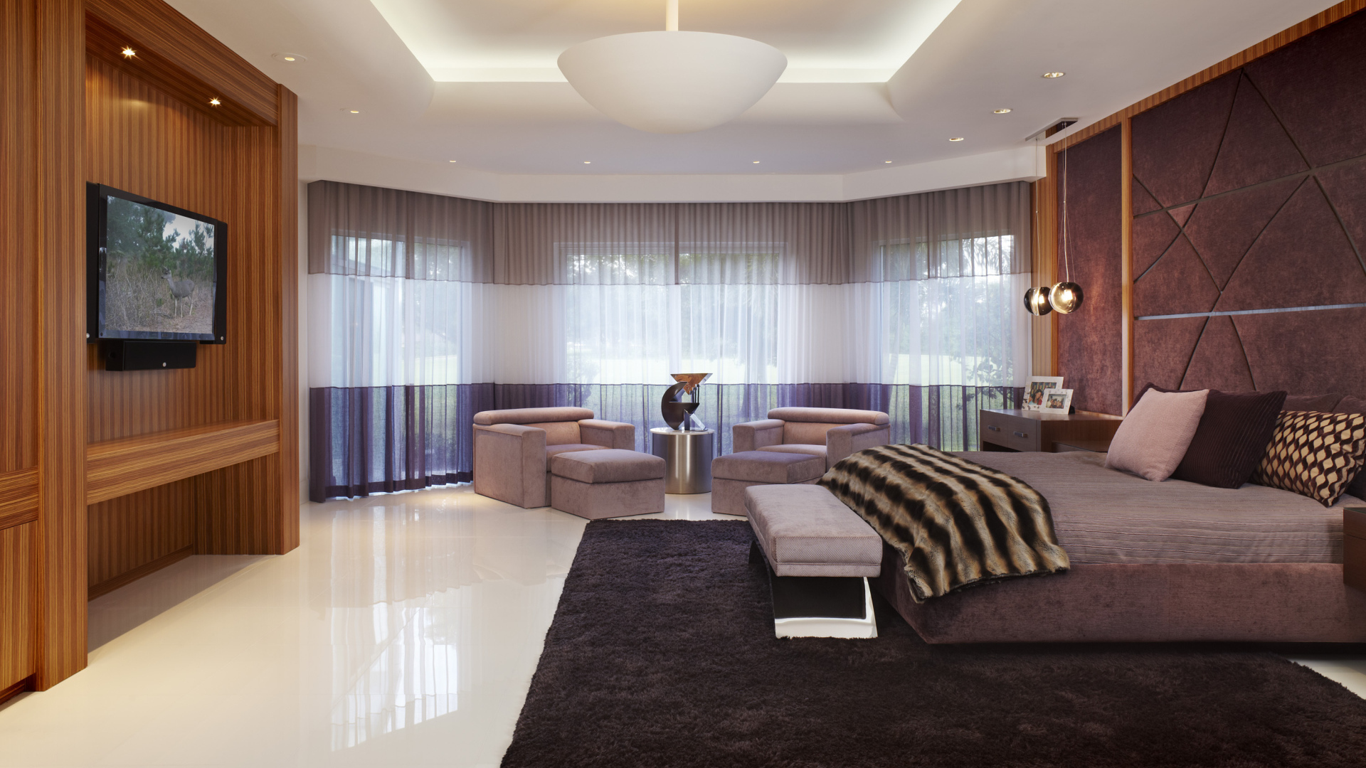 Большая просторная спальня