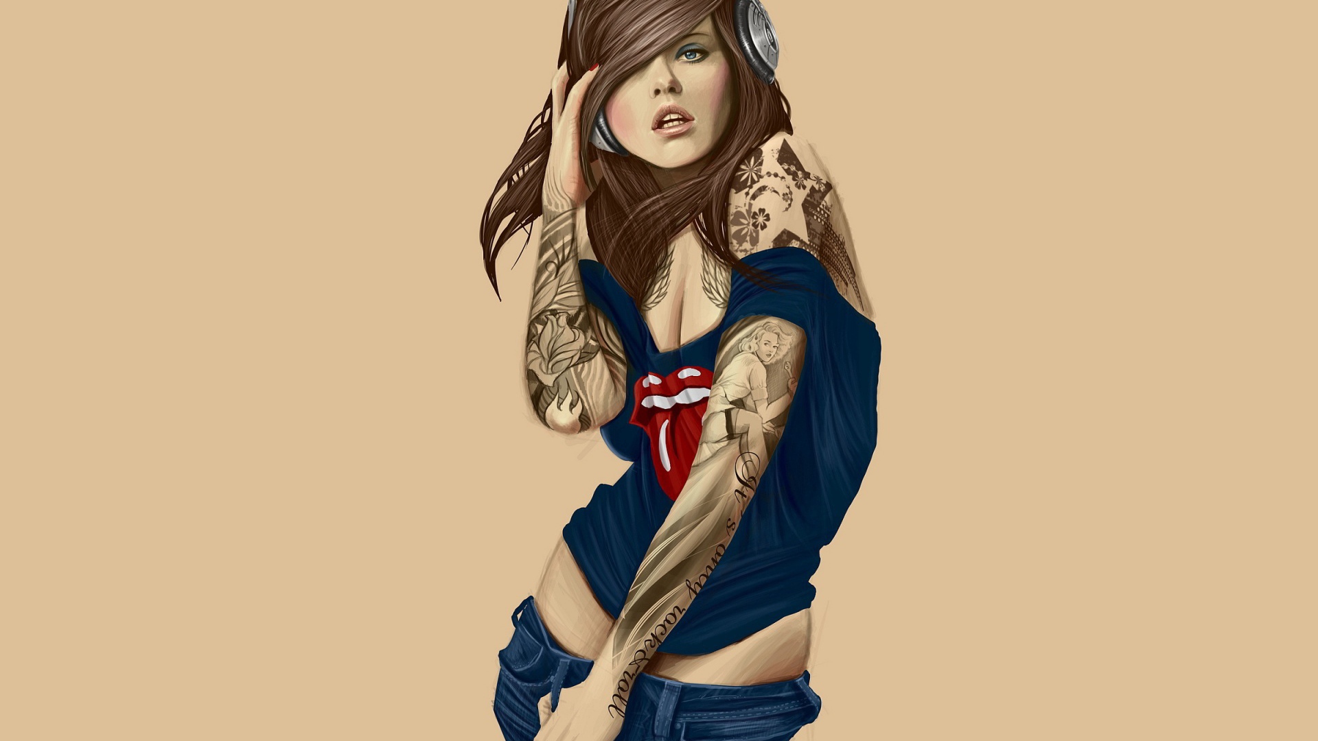 Современная девушка с татуировками на руках