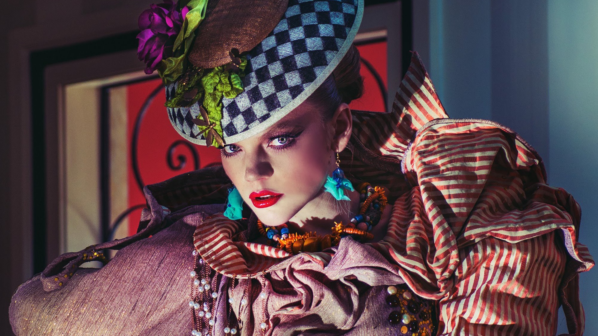 Фотография Красочная девушка