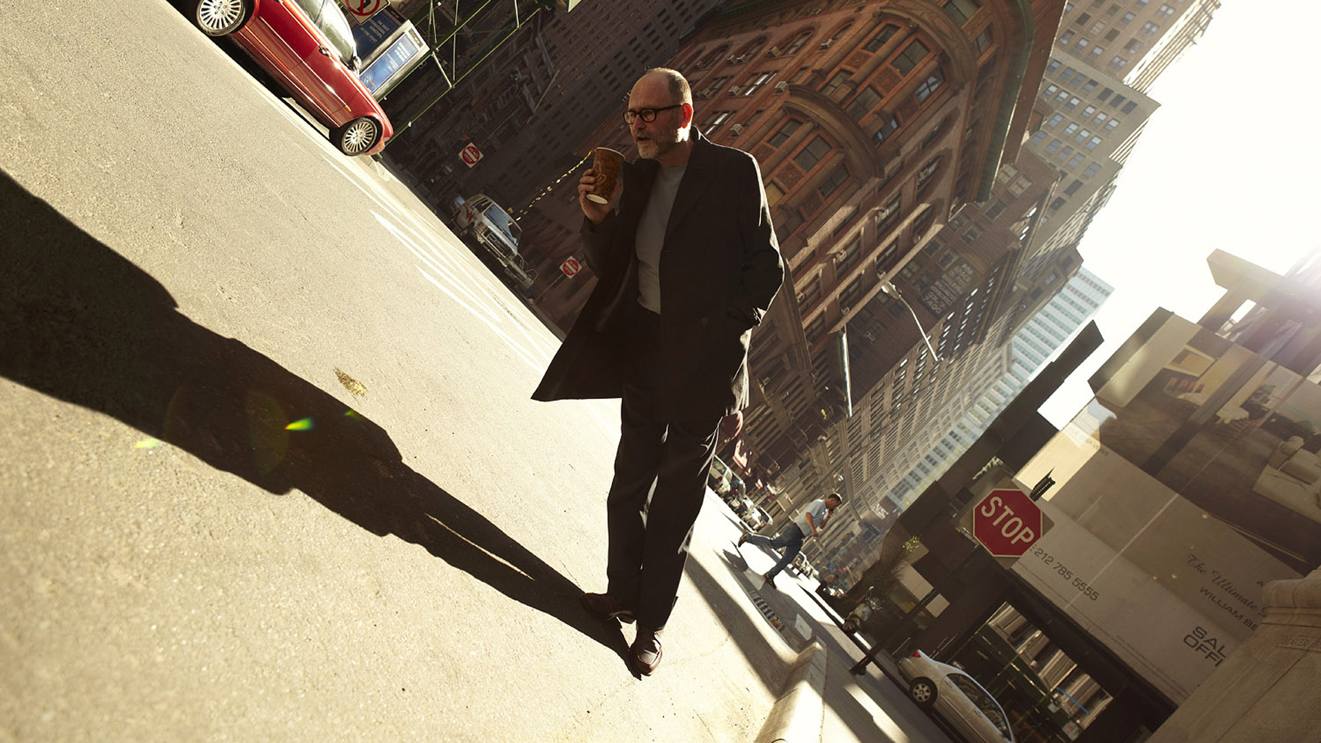 Фотография старик в городе