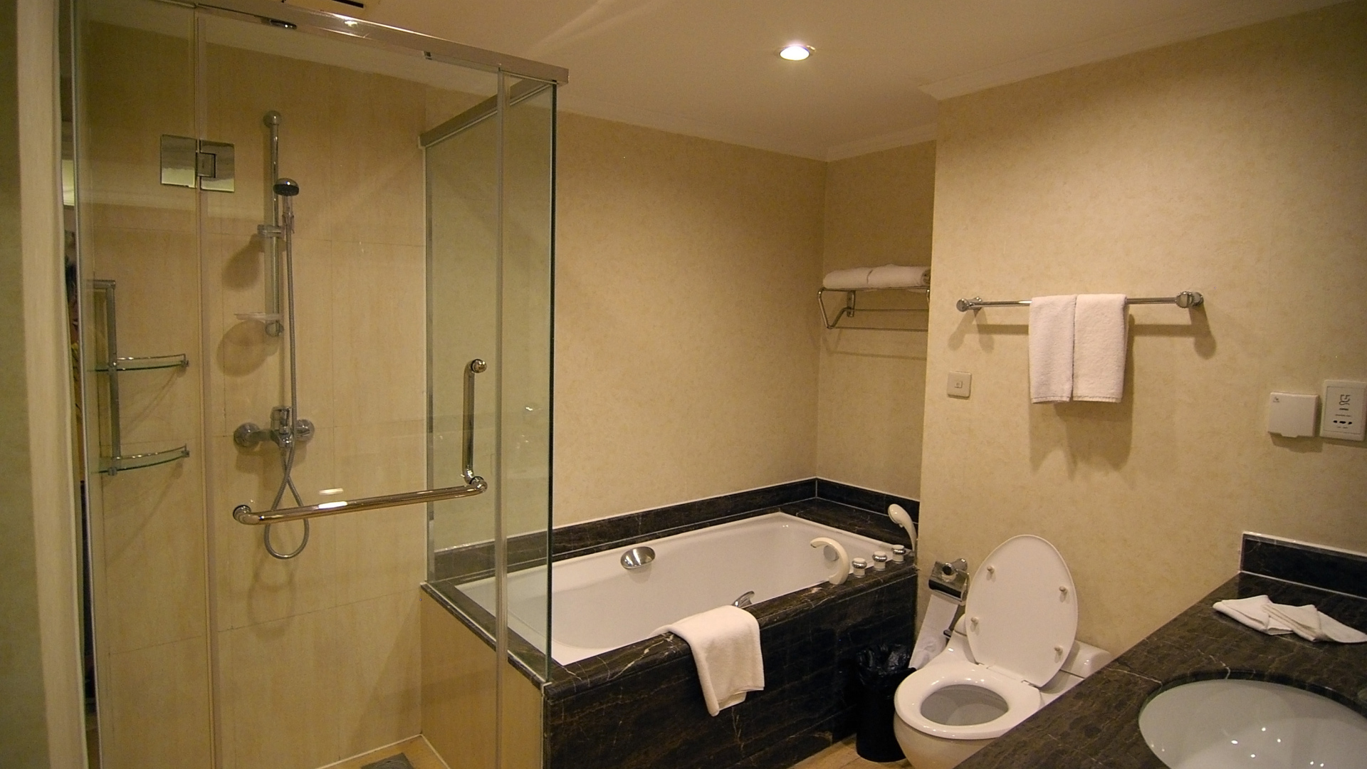 Душ и ванная