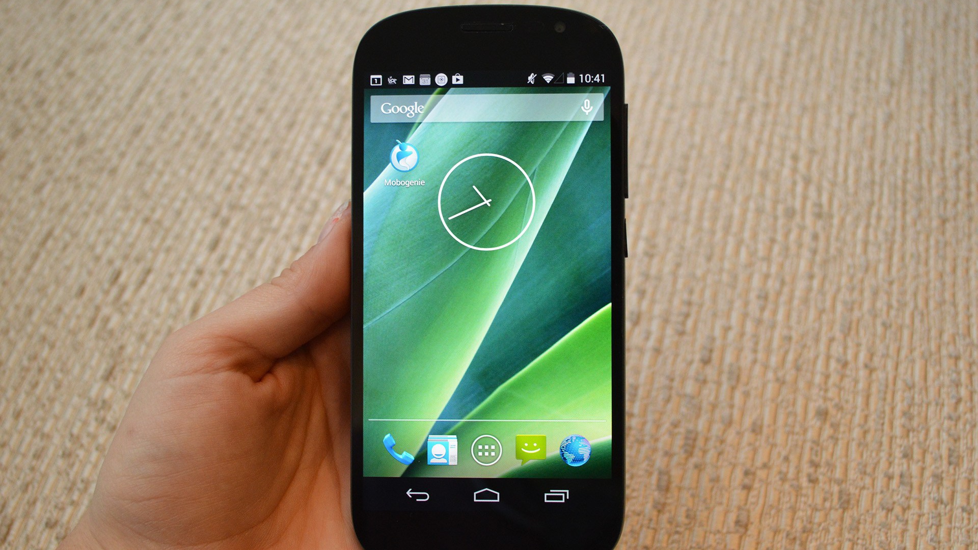 YotaPhone 2 с поиском от Гугл