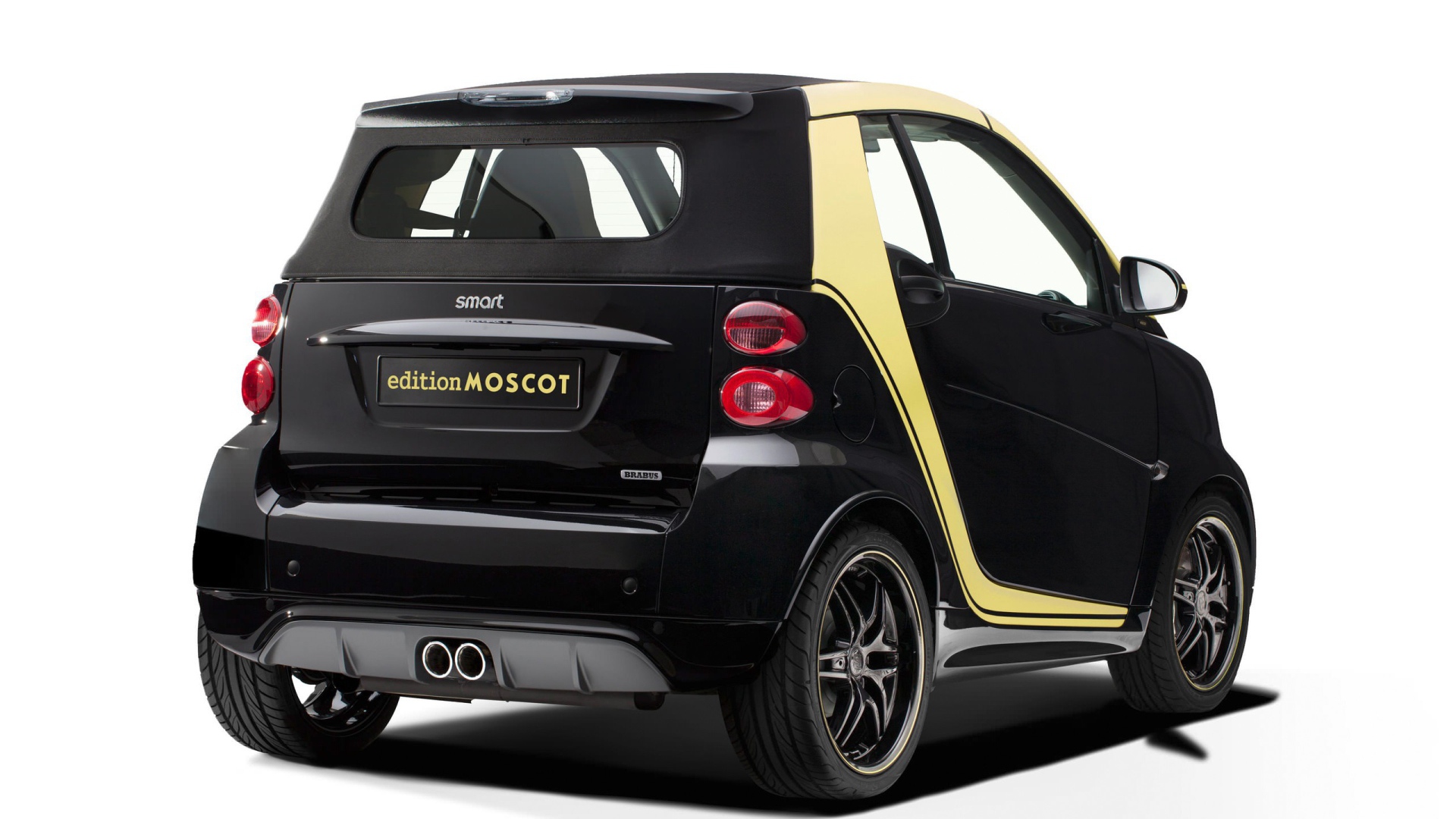 Небольшой автомобиль Smart ForTwo