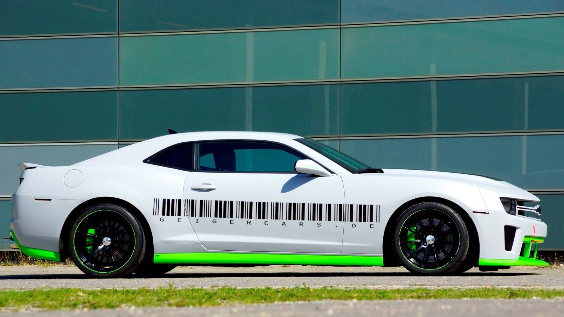 Штрих код на машине Chevrolet Camaro LS9