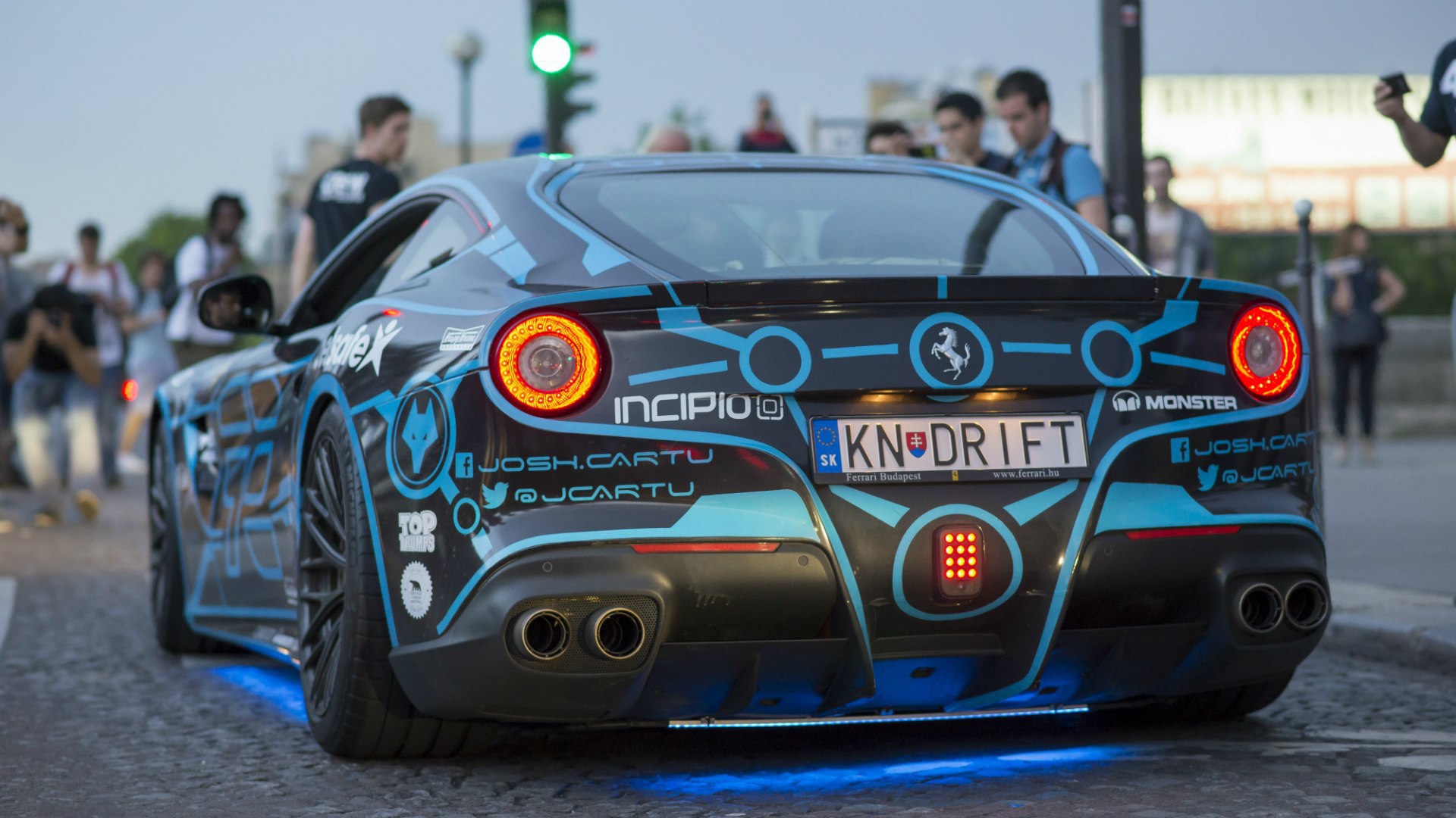 Автомобиль Ferrari F12 Berlinetta