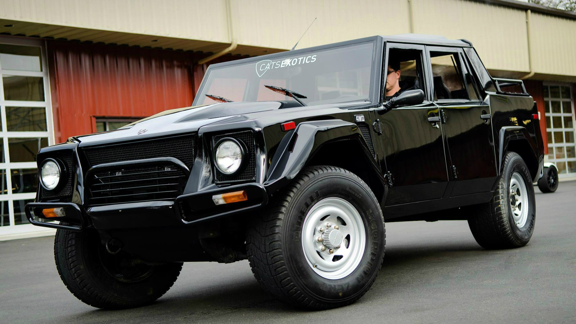 Внедорожник Lamborghini LM002