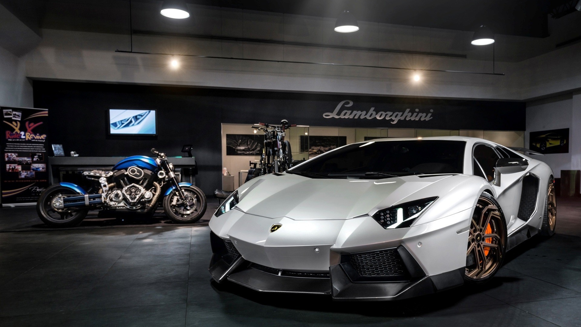 Белый Lamborghini Aventador Новитек Торадо