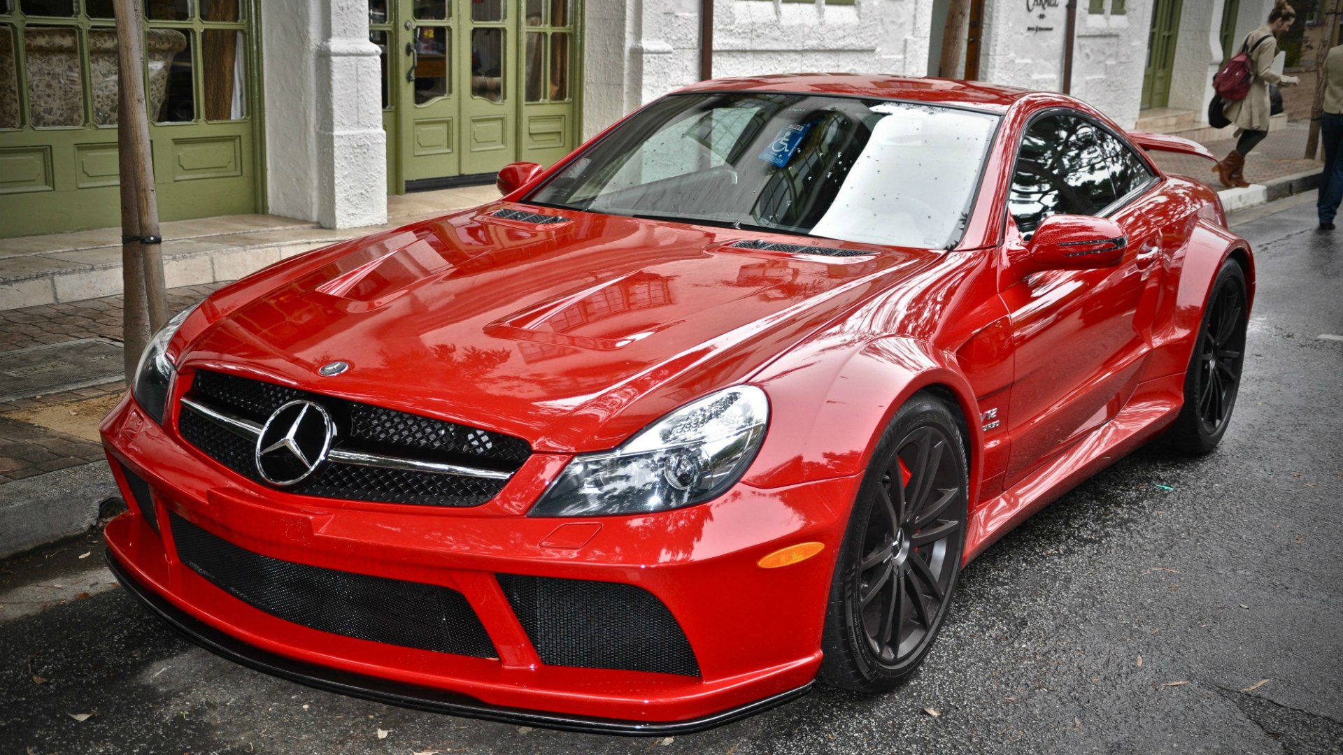 Ярко красный Mercedes-Benz SL65 AMG