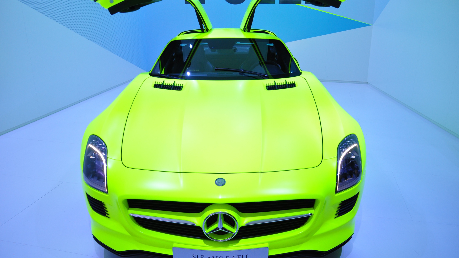 Электромобиль Mercedes SLS