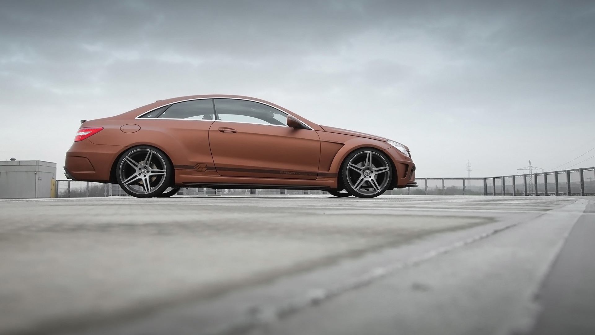 Современный Mercedes-Benz E-Class Coupe PD850 Black Edition