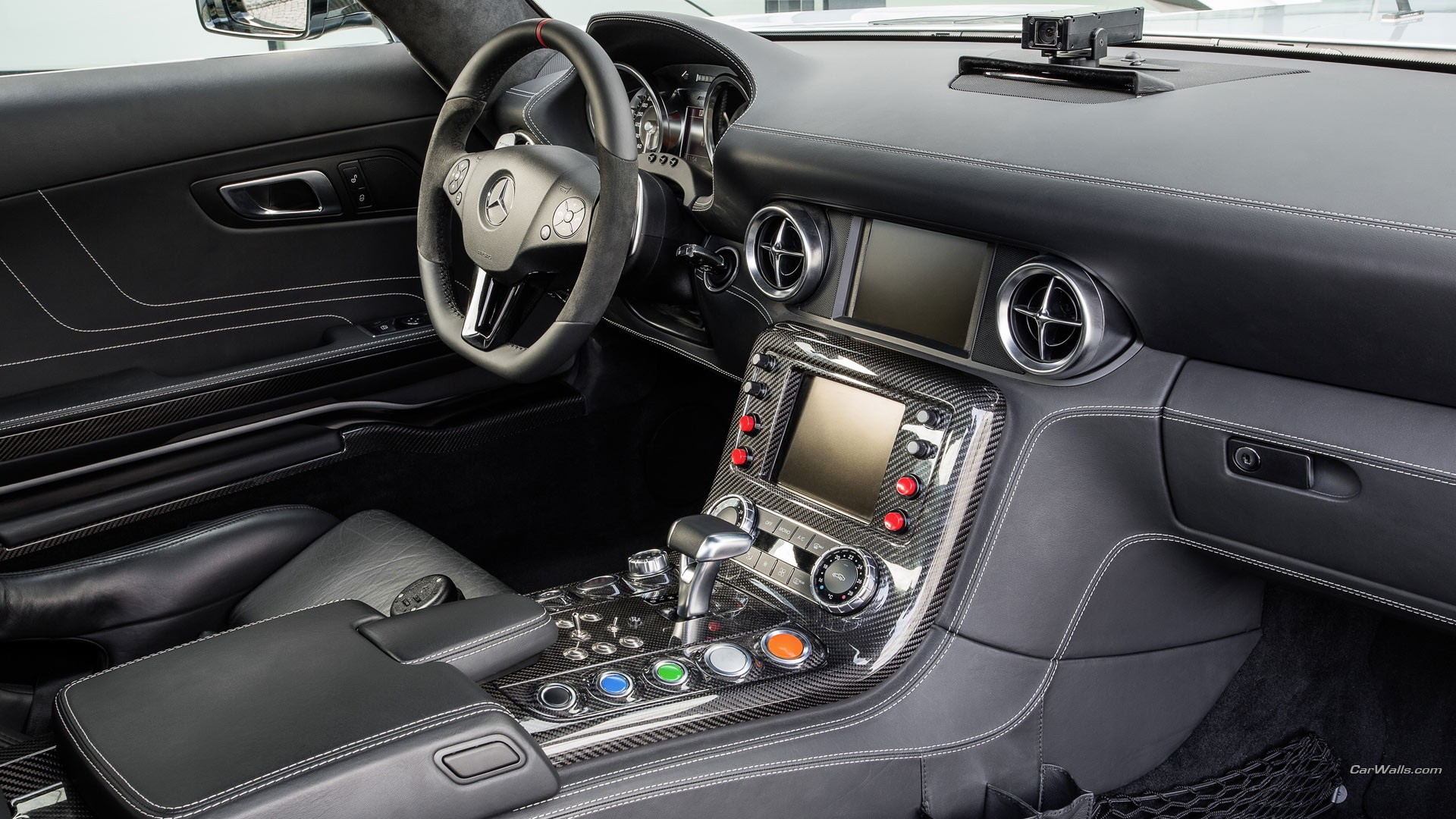 Салон автомобиля Mercedes SLS